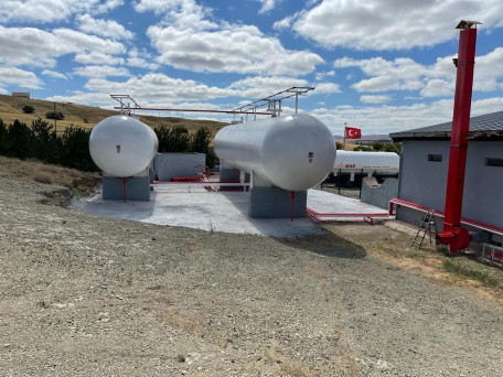 LPG GAS USED TANK AND USED ALL EQUIPMENT