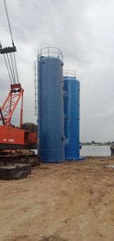 Vertical storage tank